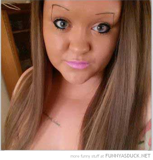 20 Girls With Shocking Eyebrows (Click For Full Post)